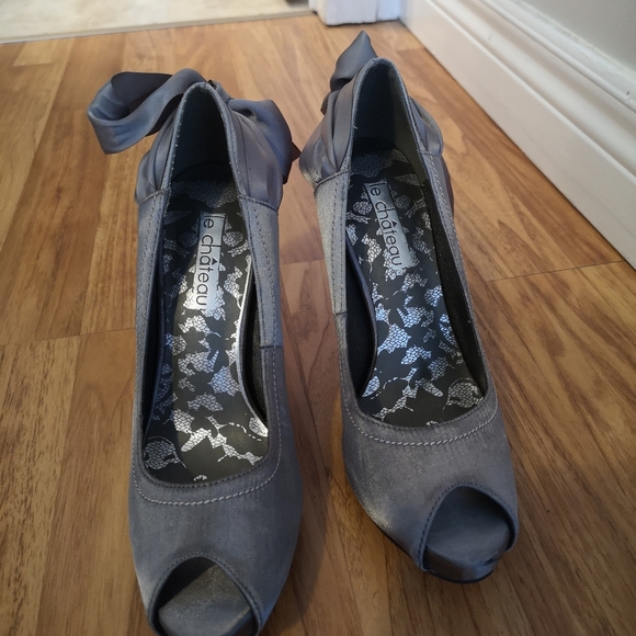 Grey Satin Dreamy high heel pumps 💜💕💜 - Picture 2 of 9